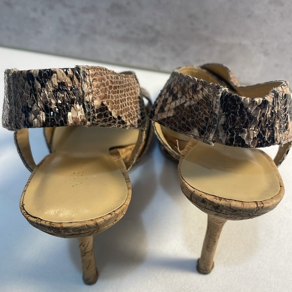 NINE WEST Snakeskin‎ Cork Bottom 4” Heels Crossover Straps Sandals Classic 8.5M - Picture 10 of 16